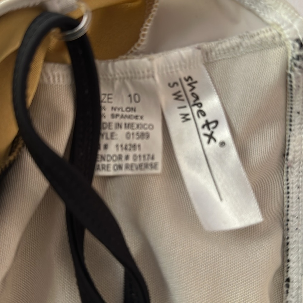 Shape FX One Piece Swimsuit Size 10 - Picture 5 of 5